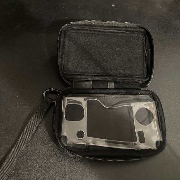 Dsi with case and 4 games - Picture 15 of 15